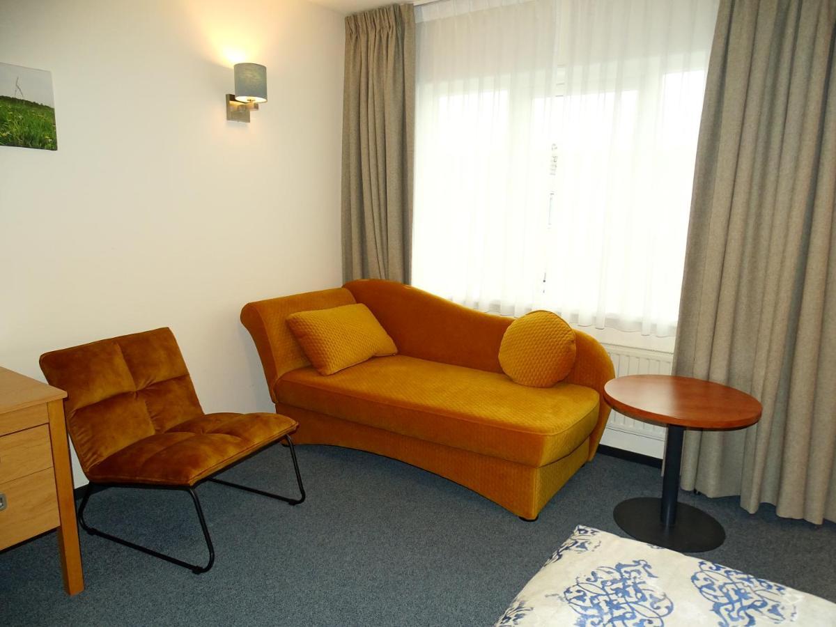 Hotel Café Restaurant De Kroon Wissenkerke Esterno foto