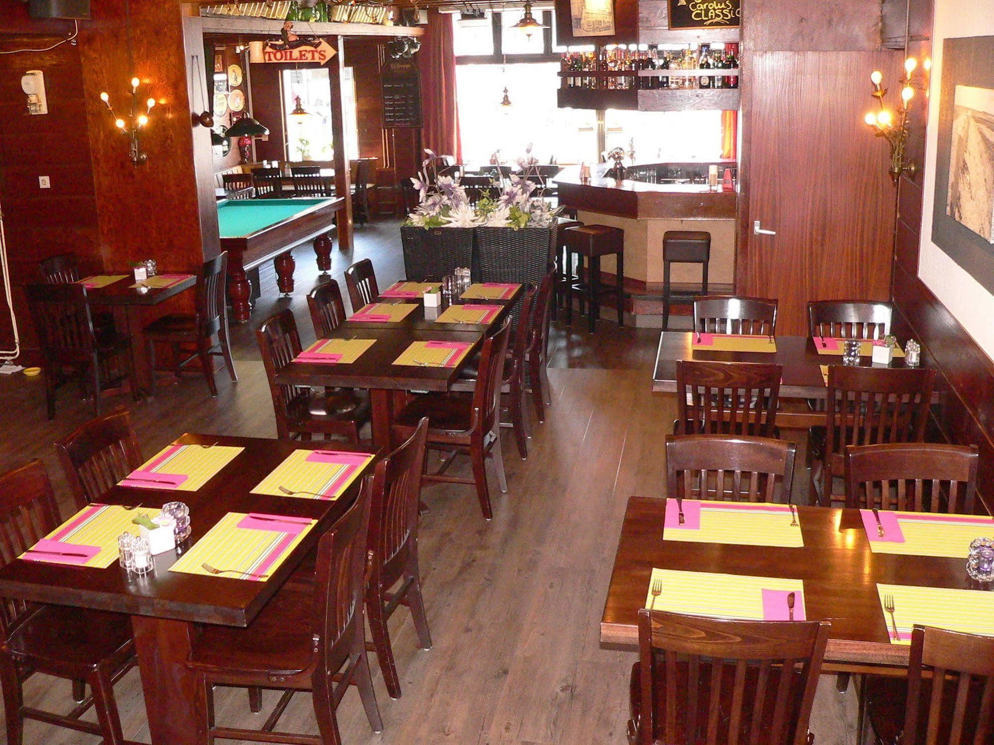 Hotel Café Restaurant De Kroon Wissenkerke Esterno foto